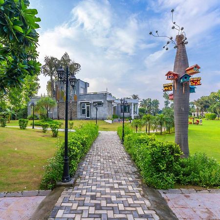 Stayvista At Wandering Vines Indoor Pool 4Bhk Luxury Villa In Delhi Sohna Екстер'єр фото