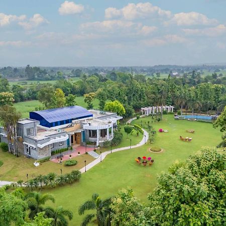Stayvista At Wandering Vines Indoor Pool 4Bhk Luxury Villa In Delhi Sohna Екстер'єр фото
