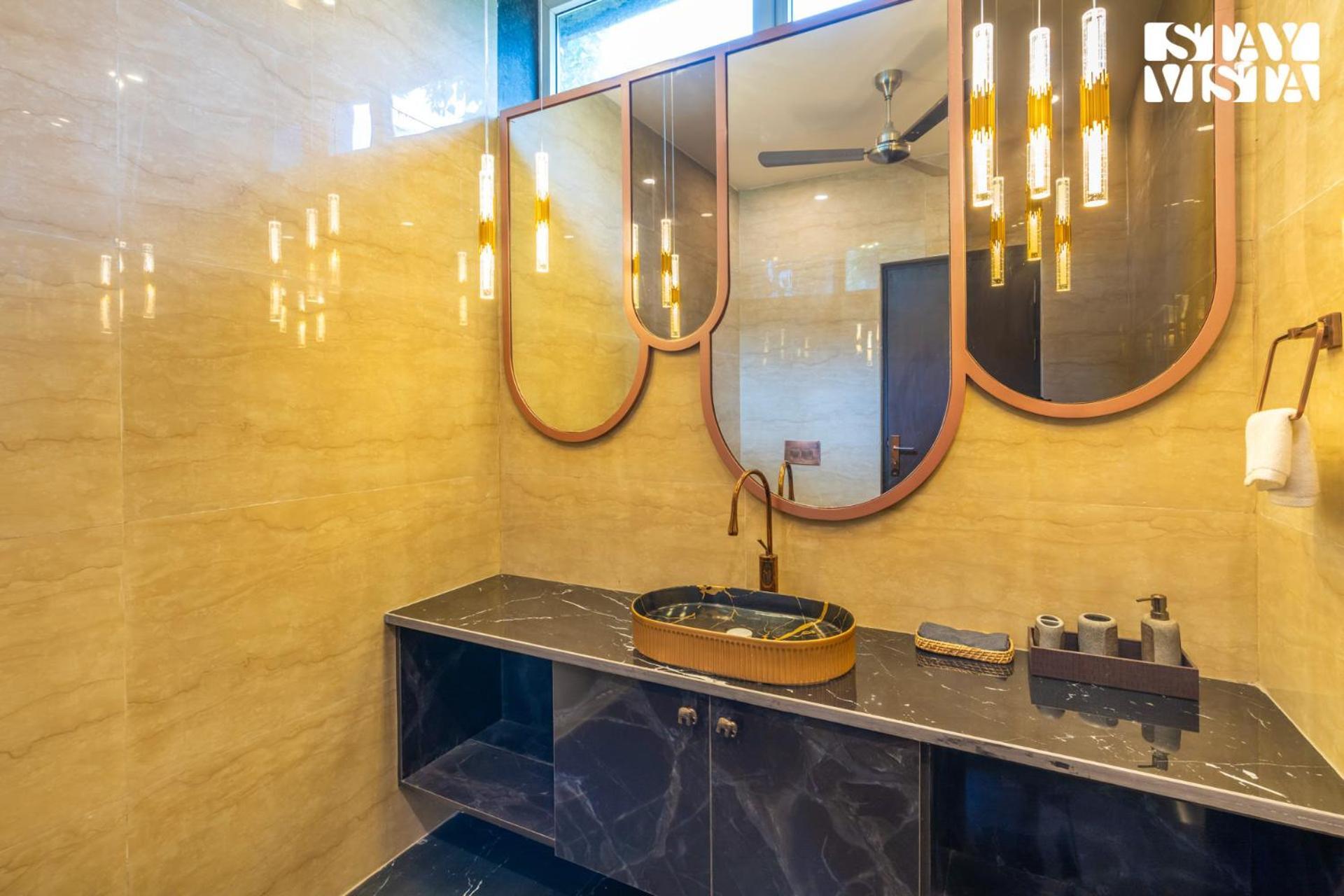 Stayvista At Wandering Vines Indoor Pool 4Bhk Luxury Villa In Delhi Sohna Екстер'єр фото