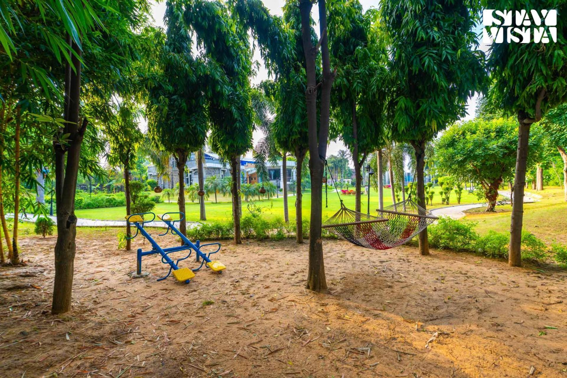 Stayvista At Wandering Vines Indoor Pool 4Bhk Luxury Villa In Delhi Sohna Екстер'єр фото