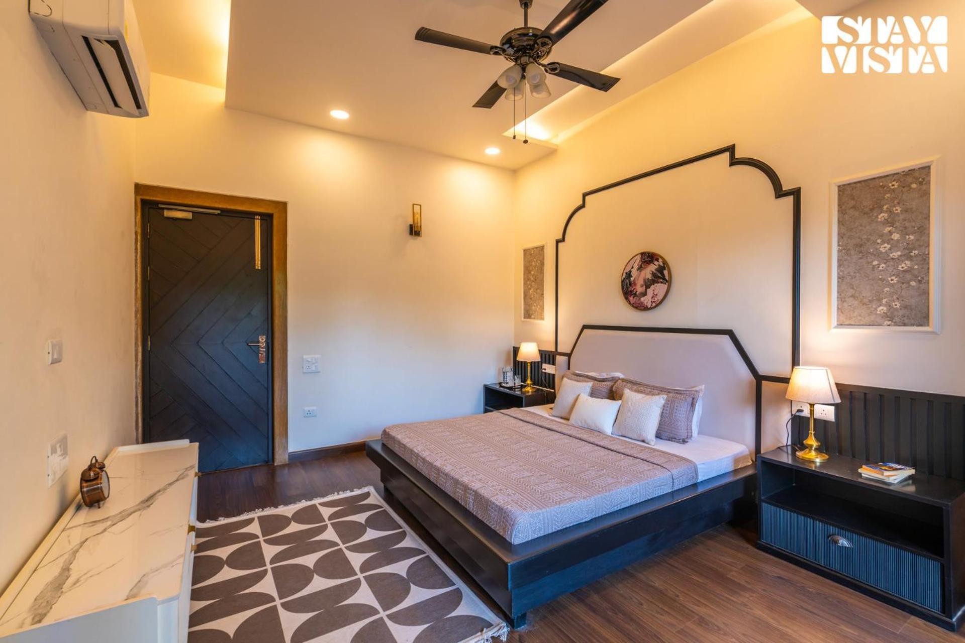 Stayvista At Wandering Vines Indoor Pool 4Bhk Luxury Villa In Delhi Sohna Екстер'єр фото