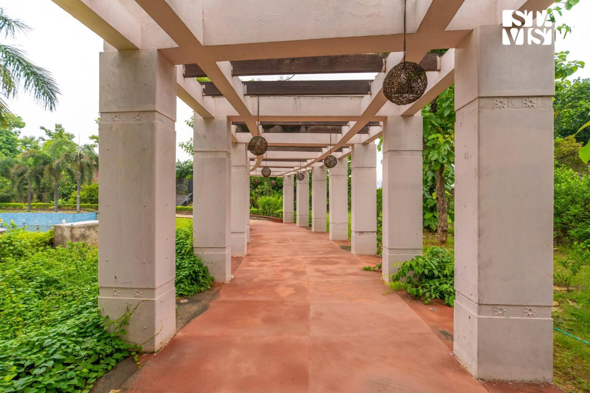 Stayvista At Wandering Vines Indoor Pool 4Bhk Luxury Villa In Delhi Sohna Екстер'єр фото