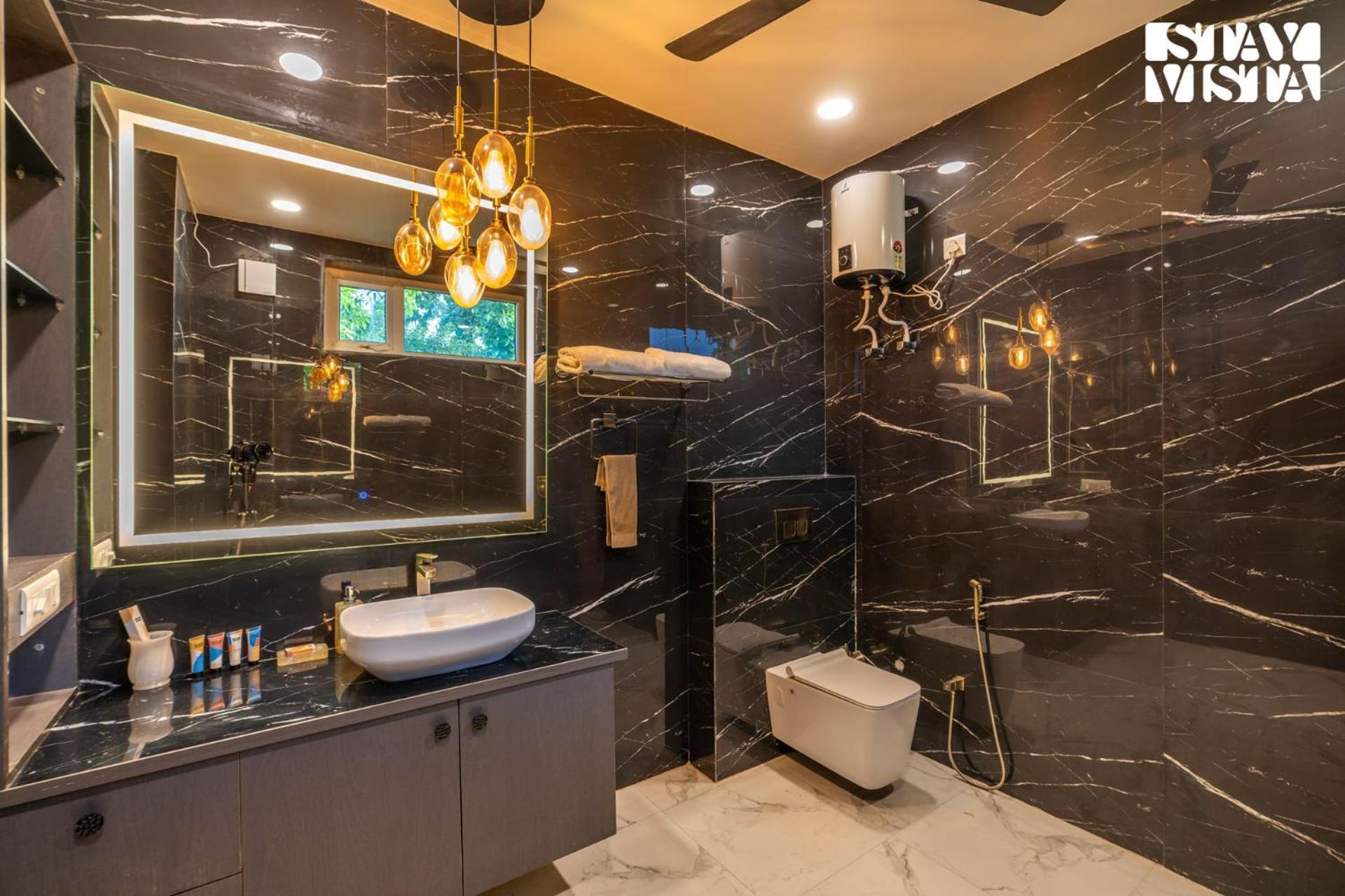 Stayvista At Wandering Vines Indoor Pool 4Bhk Luxury Villa In Delhi Sohna Екстер'єр фото