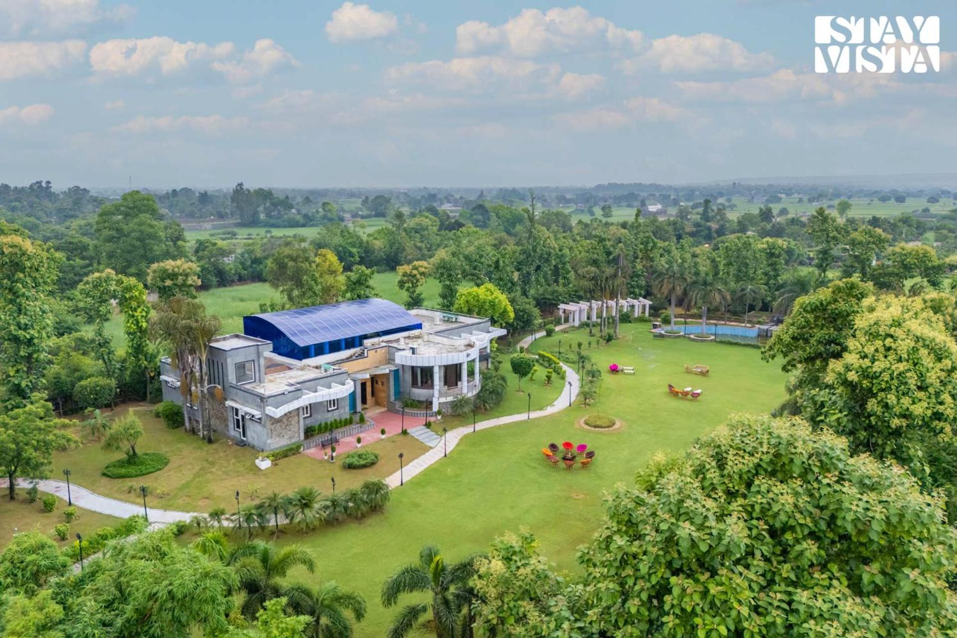 Stayvista At Wandering Vines Indoor Pool 4Bhk Luxury Villa In Delhi Sohna Екстер'єр фото