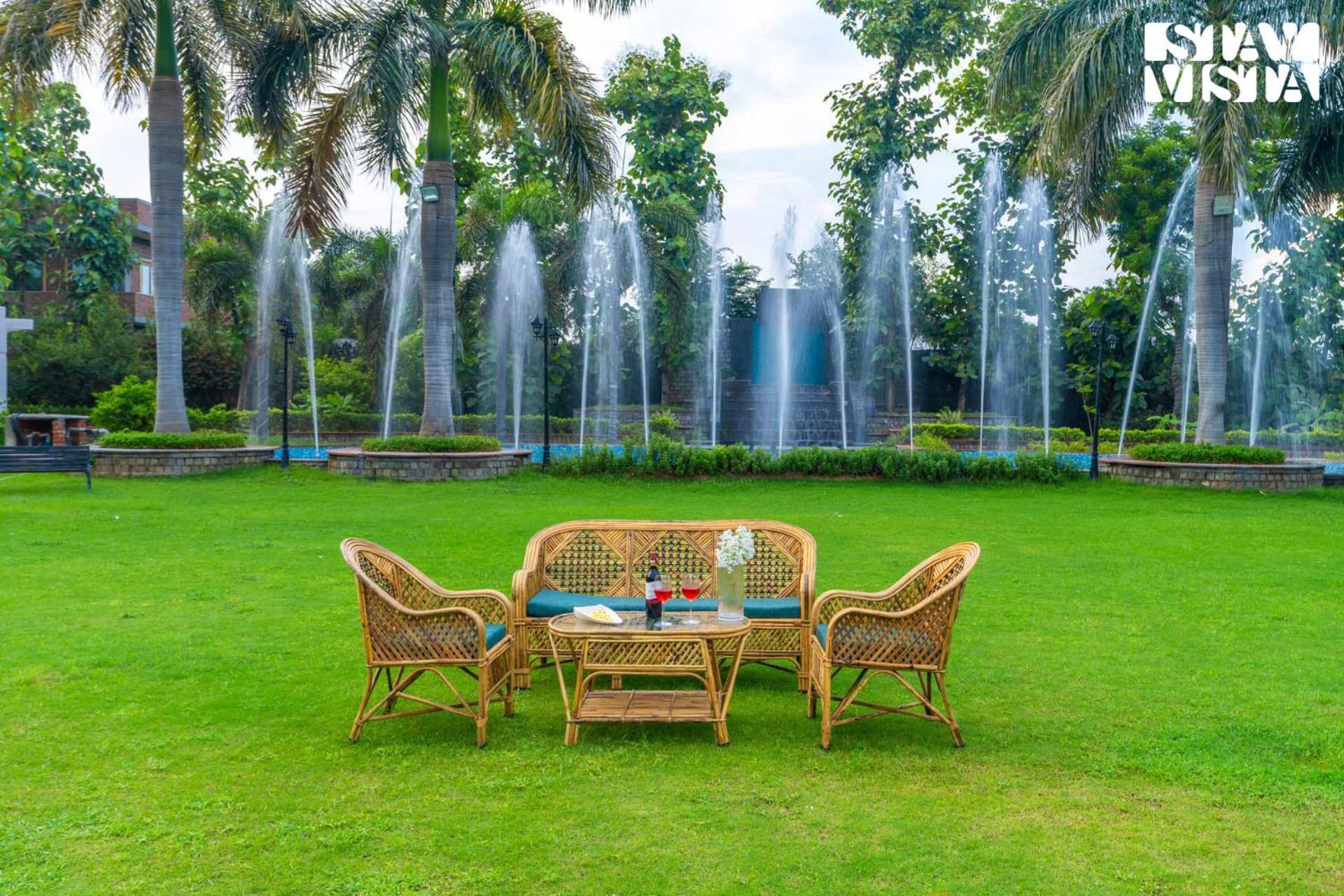 Stayvista At Wandering Vines Indoor Pool 4Bhk Luxury Villa In Delhi Sohna Екстер'єр фото