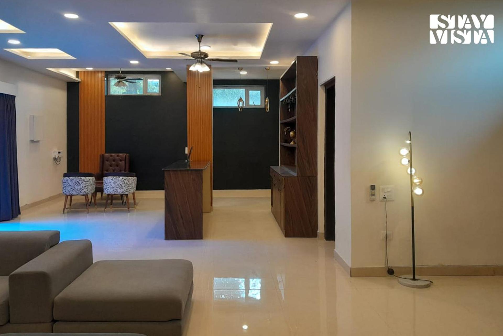 Stayvista At Wandering Vines Indoor Pool 4Bhk Luxury Villa In Delhi Sohna Екстер'єр фото